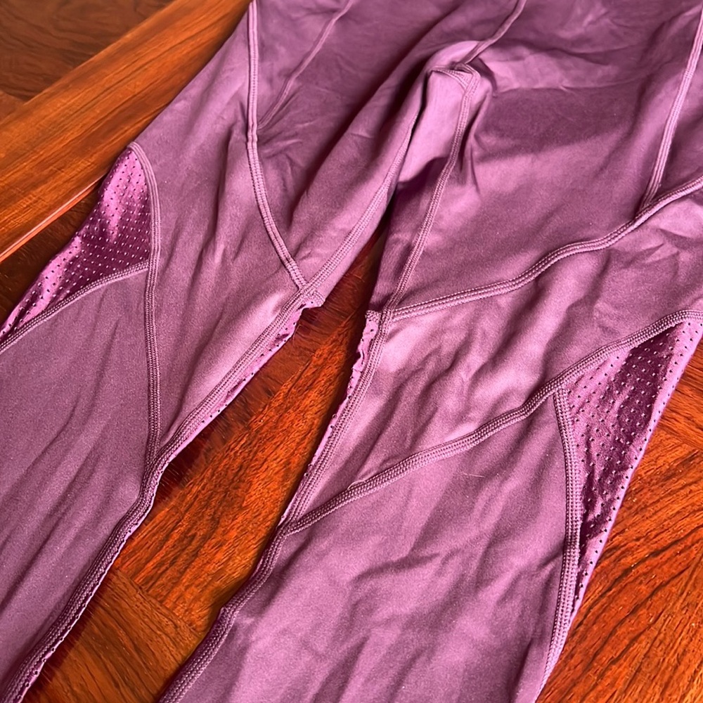 Fabletics *NWT* Spin Mesh Ultracool 7/8 Leggings - Picture 10 of 11